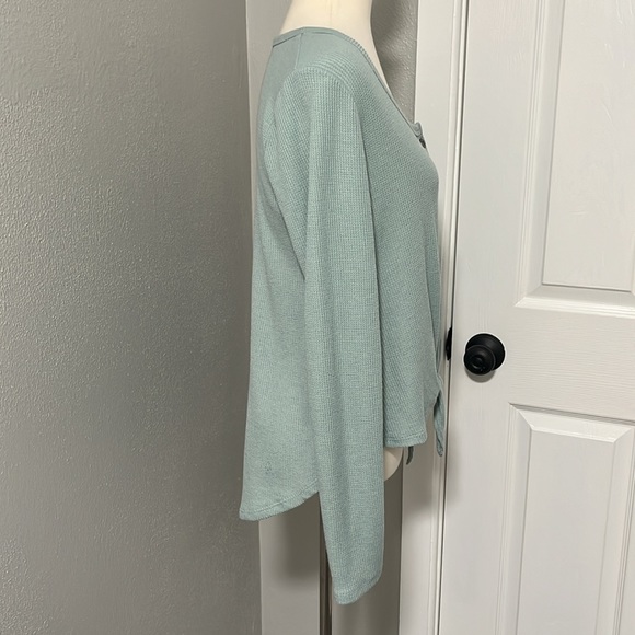 Hollister Waffle Knit Thermal Tie Front Long Sleeve T-Shirt - Picture 7 of 12